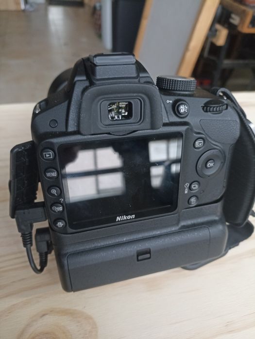 Nikon D3200 praticamente nova.
