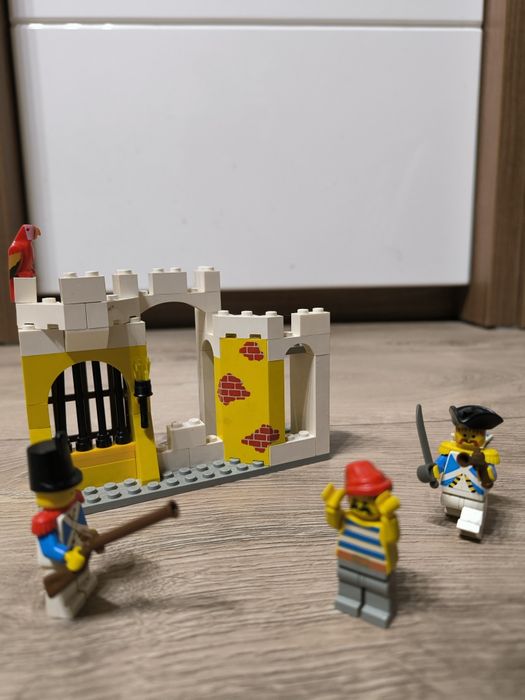 Zestaw LEGO 6259 Areszt Gubernatora Broadside'a