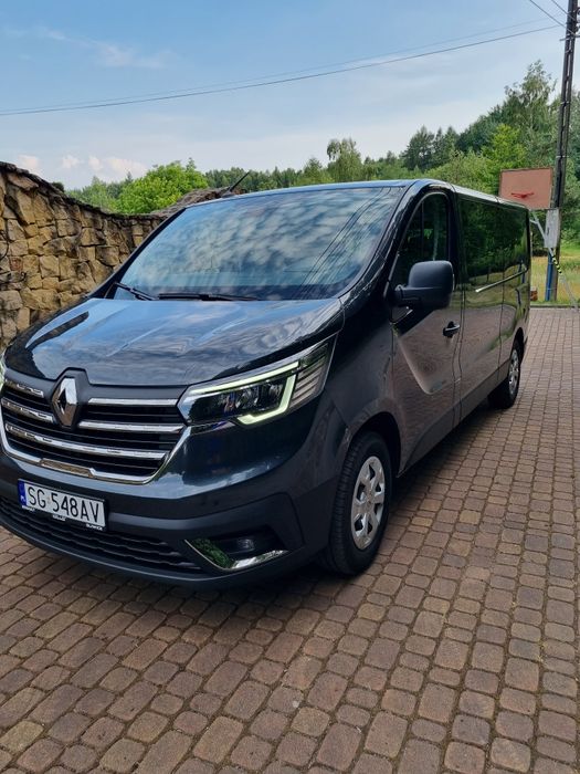 Bus 9 osobowy wynajem wypożyczalnia usługi przewozowe.