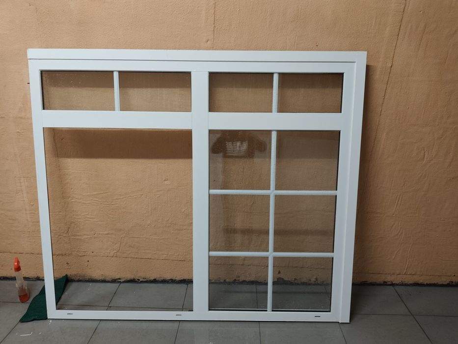 Janelas de alumínio de oscilobatente