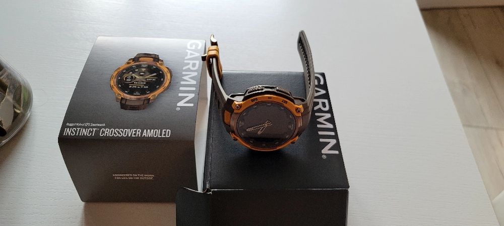 Garmin instinct crossover amoled !!!