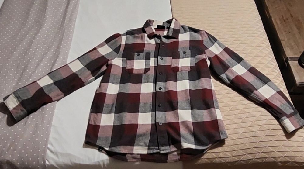 Camisa Vans. Modelo largo.