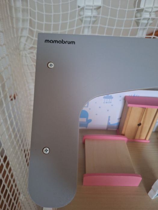 Mamabrum domek drewniany + dodatkowe mebelki