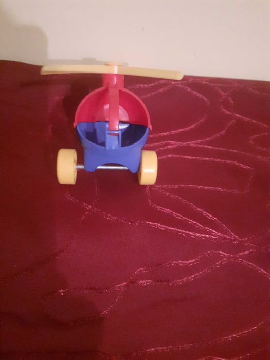 Продам іграшку для дитини вертоліт