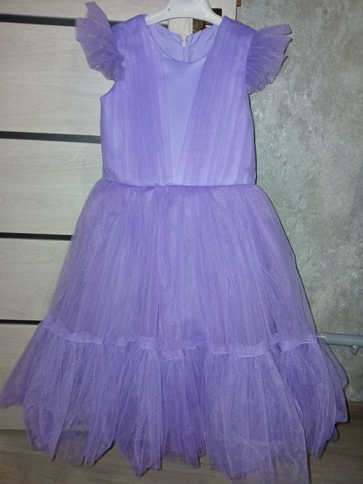 Святкова сукня на дівчинку