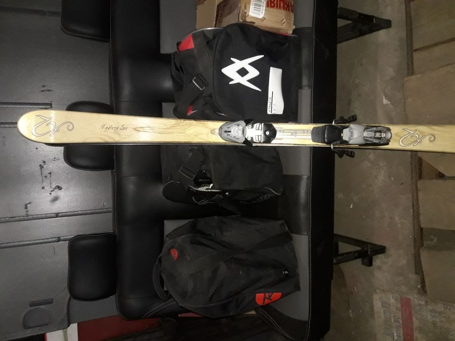 Горные лыжи с креплением