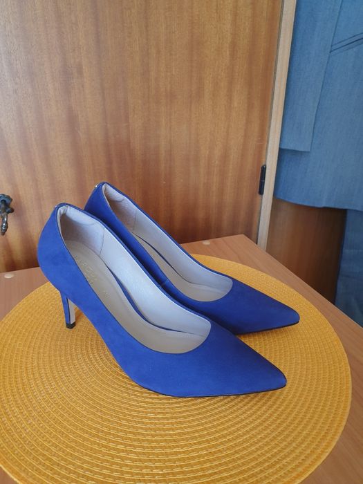 Granatowe niebieskie buty szpilki