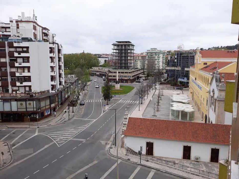 Apartamento T4, usado em bom estado conservação