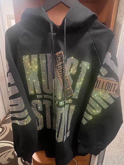 Жіночі світшоти в батальних розмірах