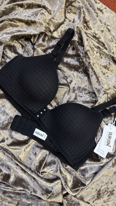 Бюстгальтери жіночі