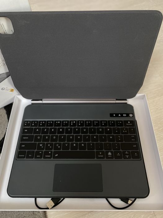 Чохол з клавіатурою на айпад Pro11 та Air 10.9