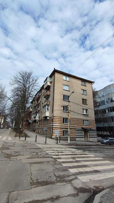 Продам 2к квартиру вул. Старокозацька, 2 (Центр)