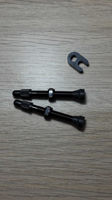 Zestaw 2 wentyli Presta 44 mm – nowe, do dętek lub kół bezdętkowych