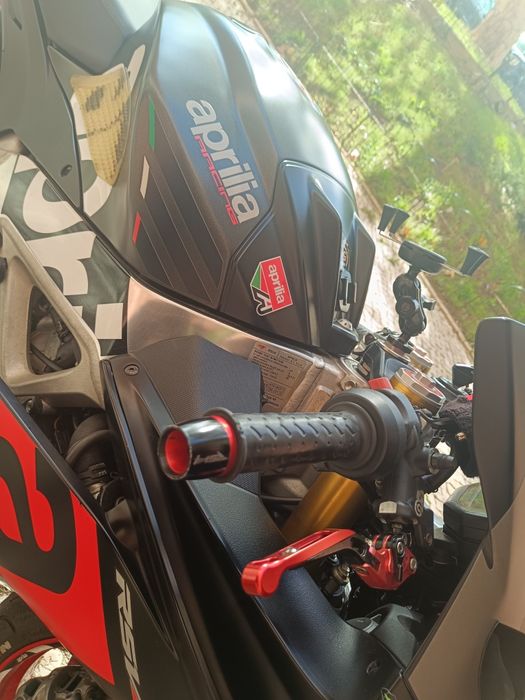 Aprilia rsv4 (2018)