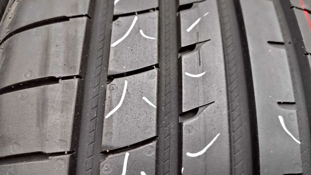 шини 215/45R18. Goodyear. 99% (замінник 225/40/18)