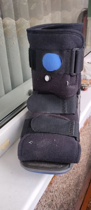 Продам ортопедичний чобіток