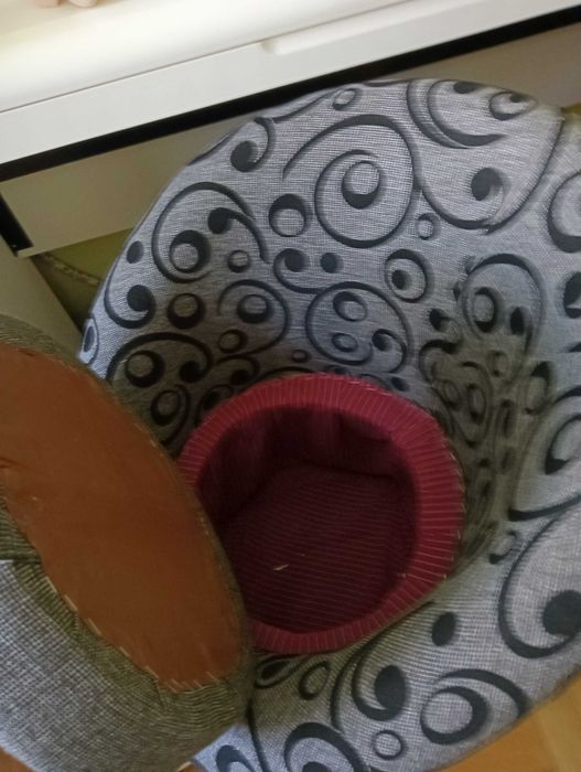 Stoli + 2 pufki z możliwością przechowywania