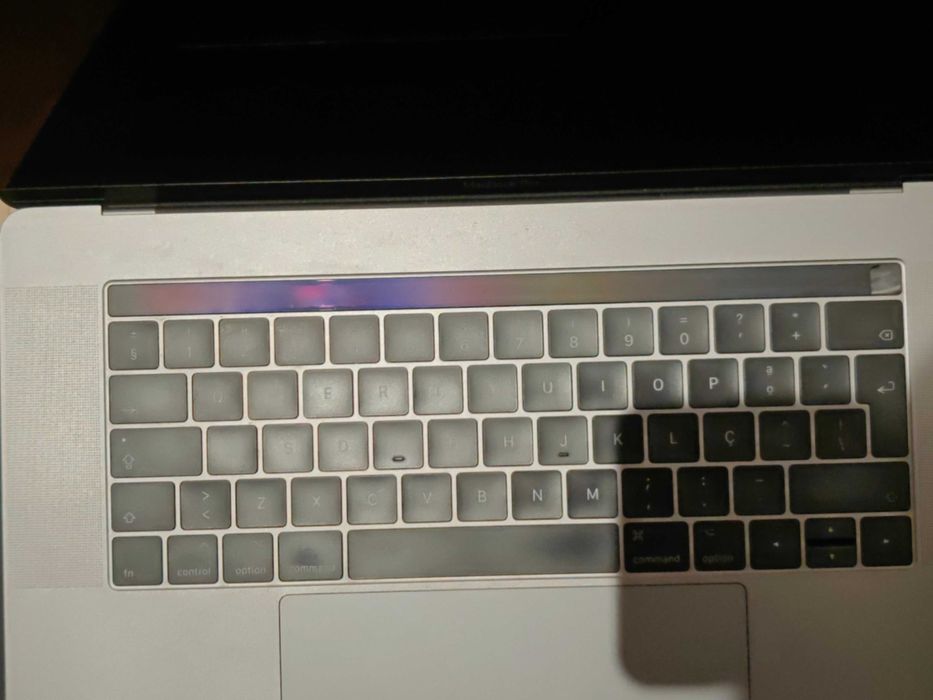 Portátil Apple MacBook Pro 15.4 Touchbar de 2017