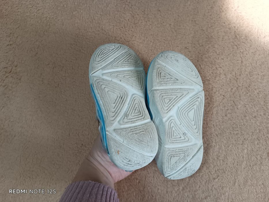 Яскраві дитячі кросівки FROZEN