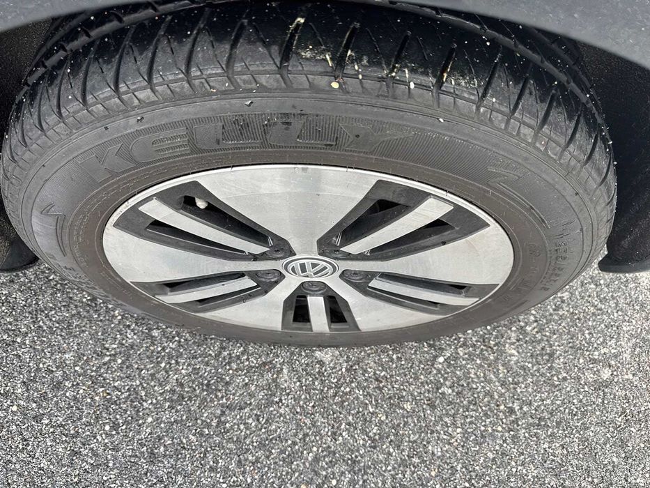 Volkswagen e-Golf SE      2019