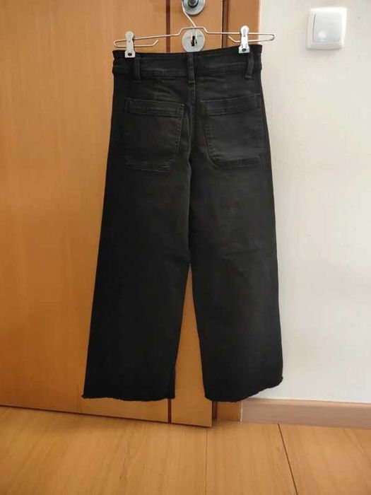 calças de ganga da Zara Kids (10 anos) são um modelo Wide Leg