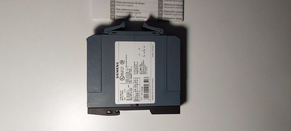 Реле часу SIEMENS 3RP2505-1BW30 TIME DELAY RELAY, DPDT, 5A, 240V
