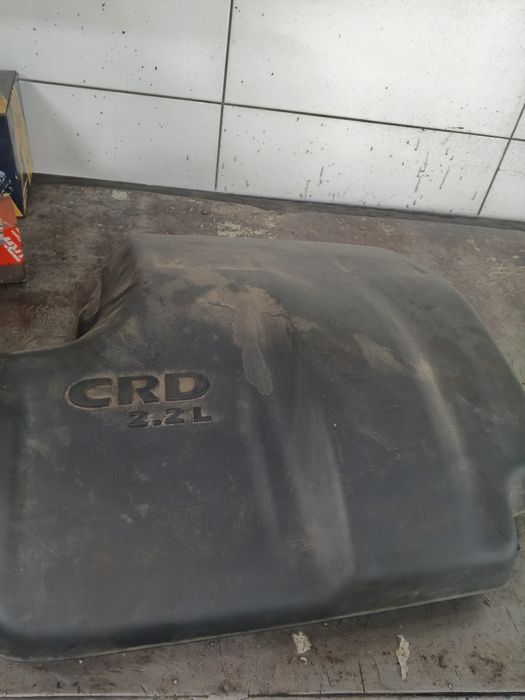Кришка  двигуна 04891968ab - jeep compass i 2.2 crd om651