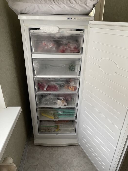 Продам морозильну камеру