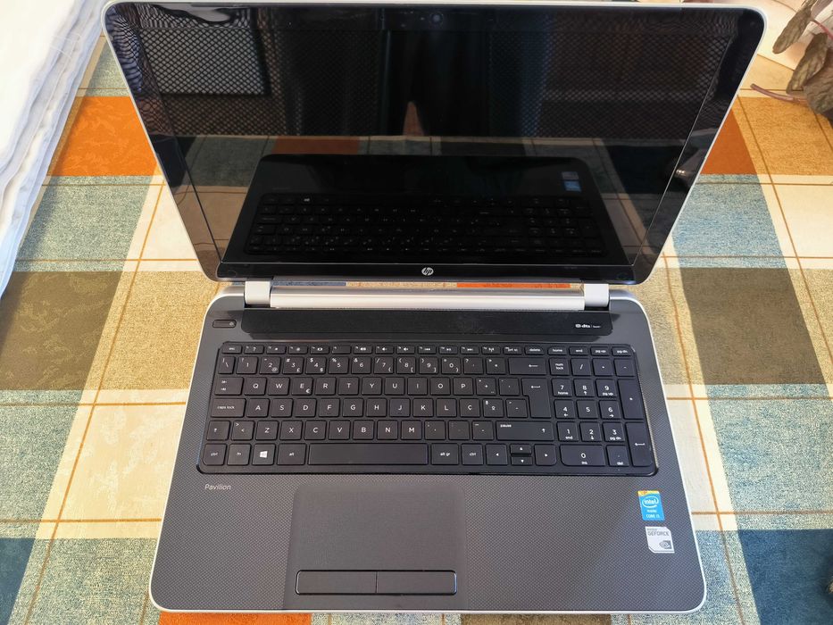 HP 15 - R273 - i5