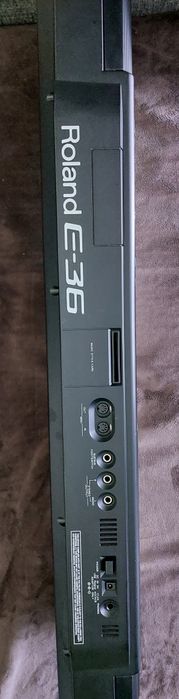 Keyboard Roland E 36