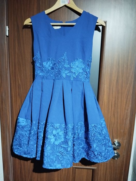 Ładna elegancka suknia