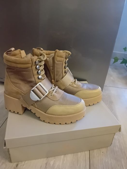 Trzewiki rozmiar 38 ccc