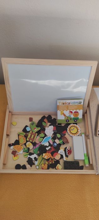 Tablica magnetyczna z magnesami 2 zestawy