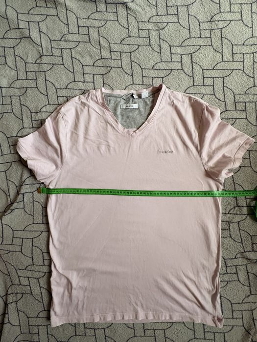 Продам фудболку чоловічу від бренду Calvin Klein