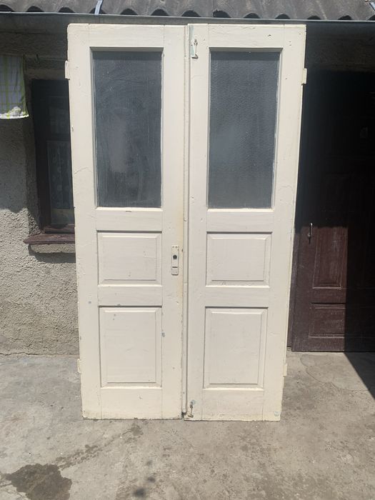 Дерев‘яні двері