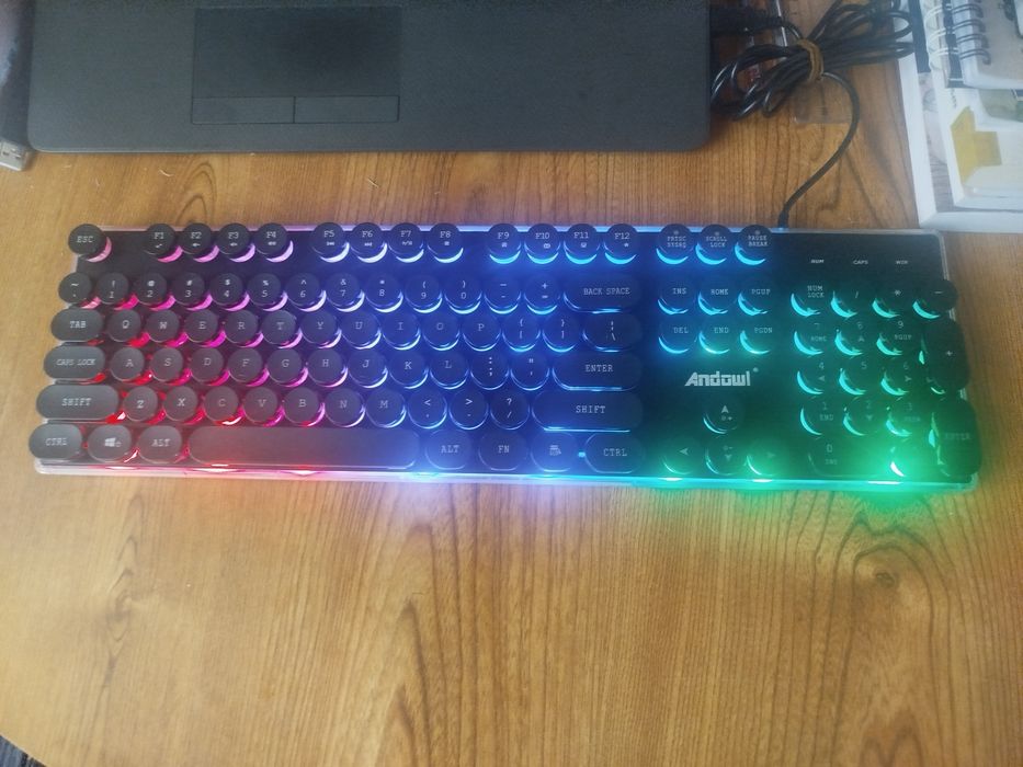 Teclado com fio Andowl muito pouco usado