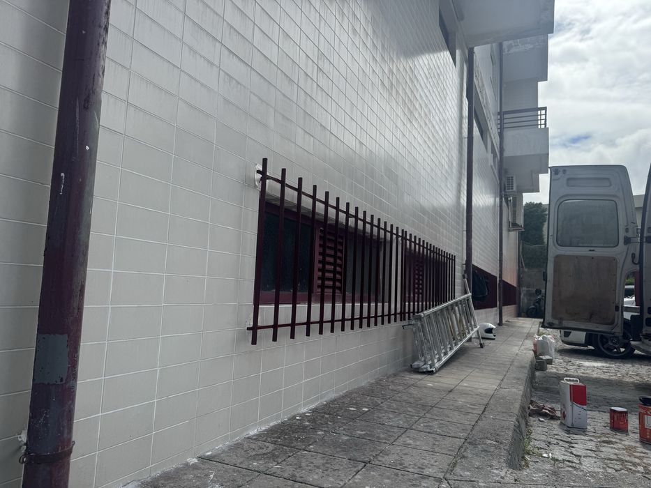 Pinturas interiores e impermeabilização