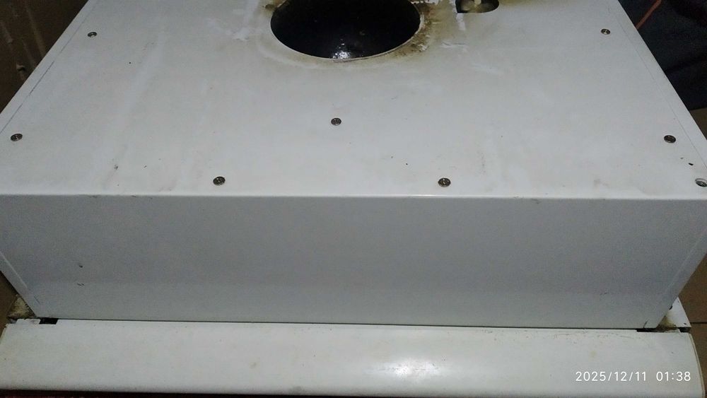 Вбудована , телескопічна витяжка Cata