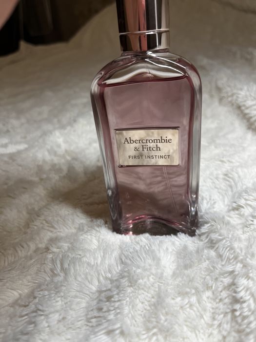 Парфуми Abercrombie & Fitch First Instinct for Her