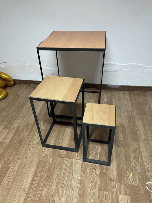 Conjunto de mesas de ferro