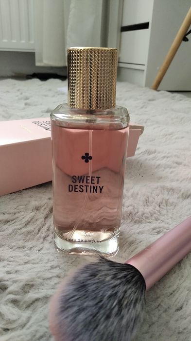 Perfum damski 100 ml.