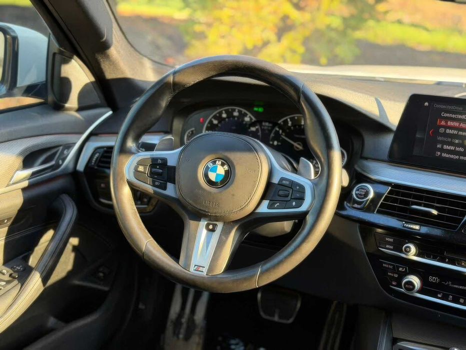 BMW 530      2019