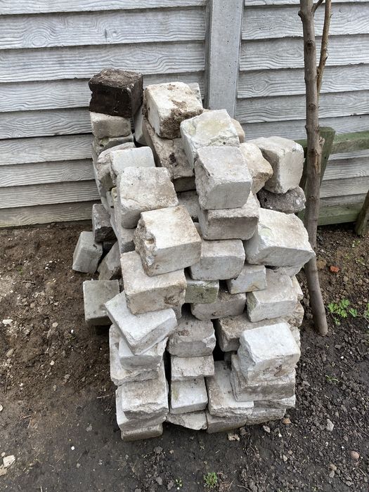 Продам кирпич белый половинки