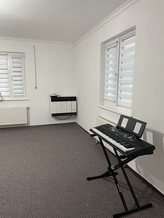 продам:) Будинок-господарство)торг