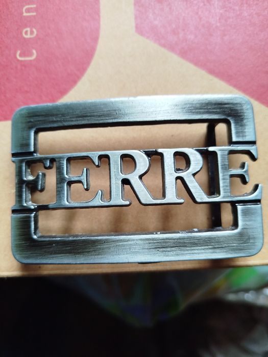 Джинси розмір 50, по талії -50 см,постегон -58 см,довжина -110 см,висо