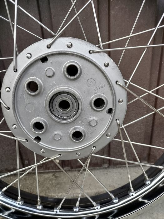Koła wsk 125 bez graweru nierdzwne szprychy
