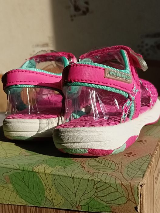 Продаю Дуже гарні та стильні дитячі сандалі Jumbu KD US 9, EU 26