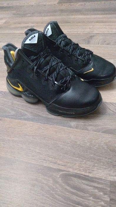Кросівки  Nike Lebron XIX
