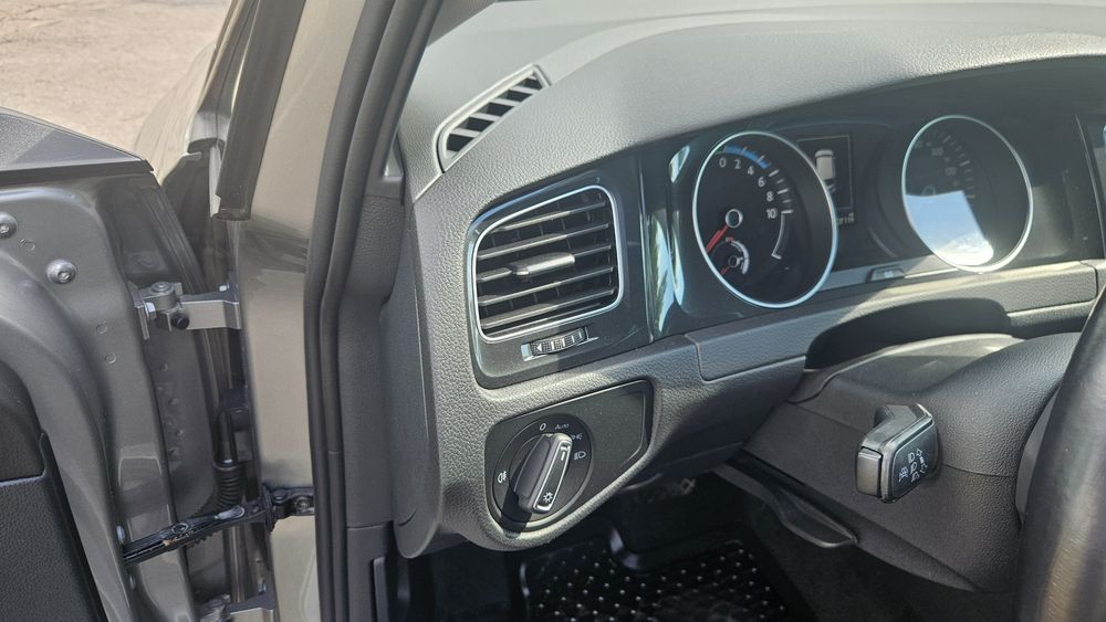 E-GOLF 36 квт. 18р.свіжий 117т.км.  рідна фарба