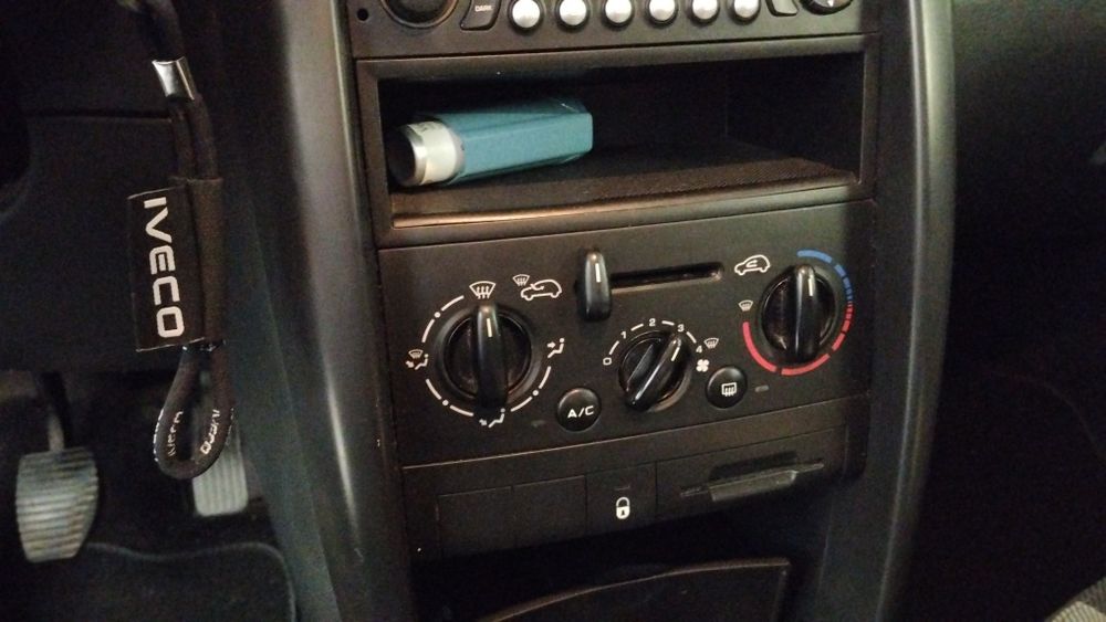 Peugeot 207 1.4 gasolina
